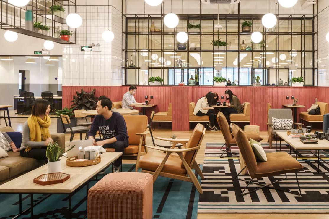 为吸引更多商务旅客，Airbnb 将联手共享办公空间巨头 WeWork, 为客人提供会议办公场所