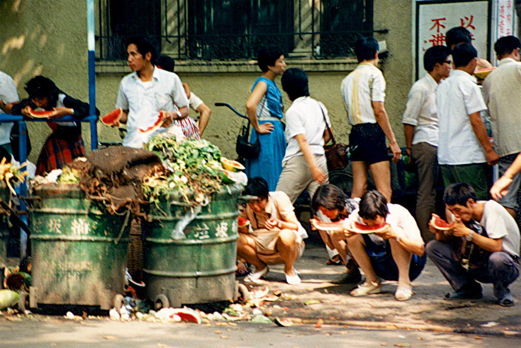 外国人拍摄的1987年中国夏天老照片:图6让人怀念,图9