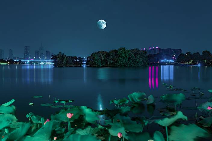 旅游 正文  今天是中秋节,除了吃月饼之外,赏月自然也是重要的节日