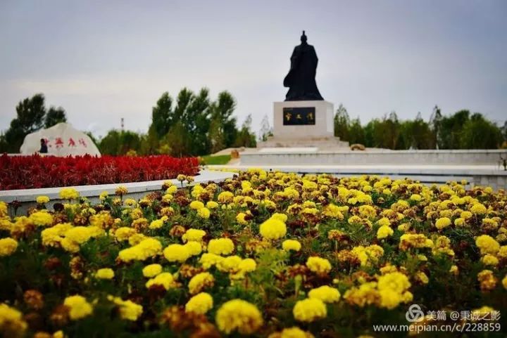 靖边五台森林公园秋景醉人