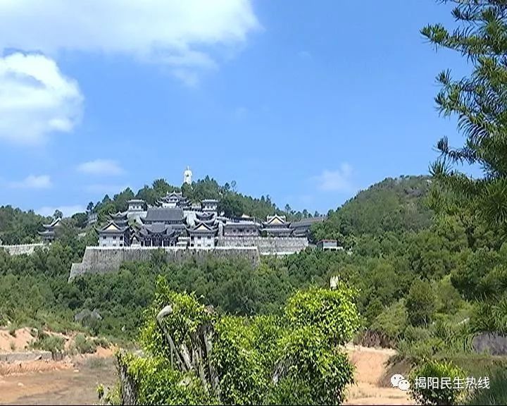 黄光山峰峦叠嶂 古刹风光多奇趣