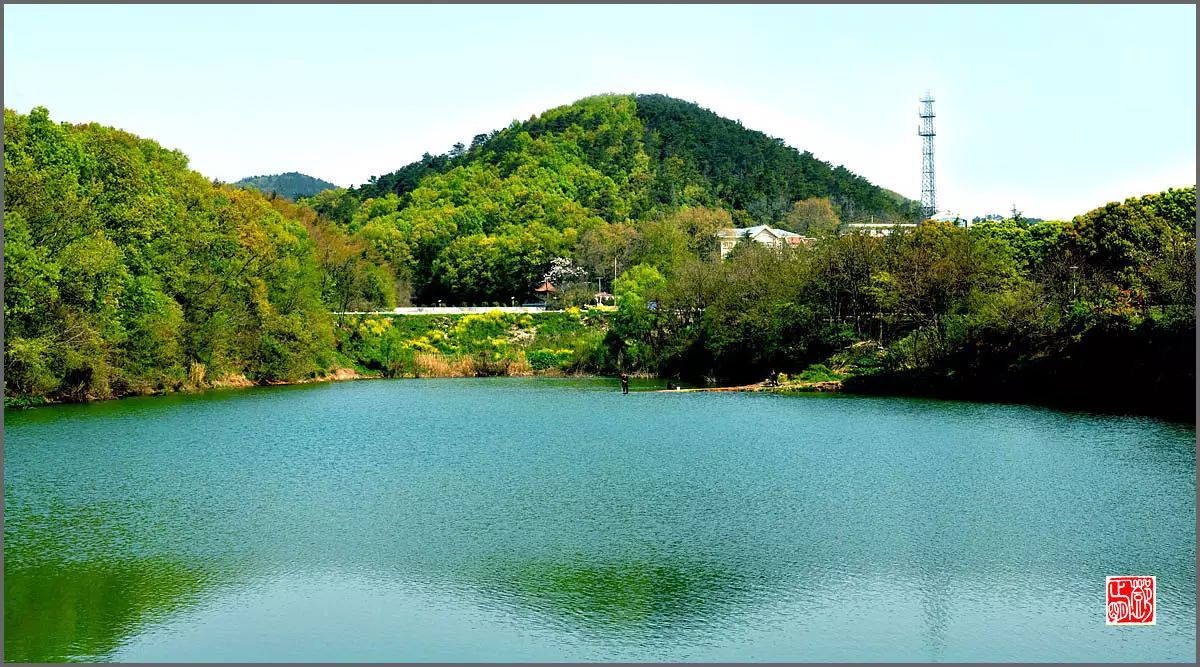 瓦屋山,在句容市的南端,北与道教圣地茅山相呼应,西邻东屏湖国际度假