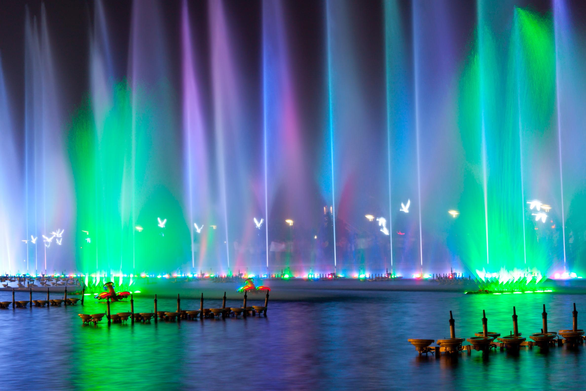 音乐和喷泉才是绝配,深圳海上世界喷泉庆国庆!
