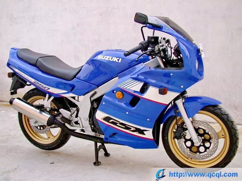 温故知新:轻骑铃木 gsx-250