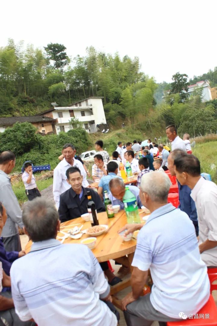 会昌头条看过来小密乡磜头村举行隆重而传统的乡村仪式