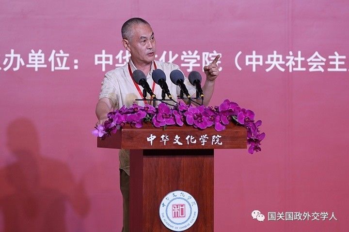 中国学派潘维彰显中国学派的特有精神