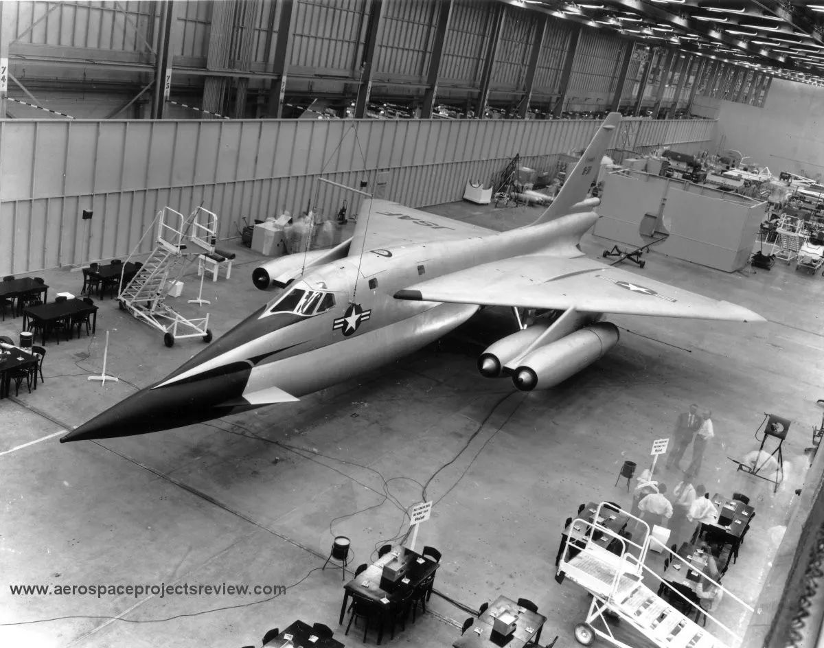 上世纪60年代航空工业最高水准:美国b-58"盗贼"轰炸机