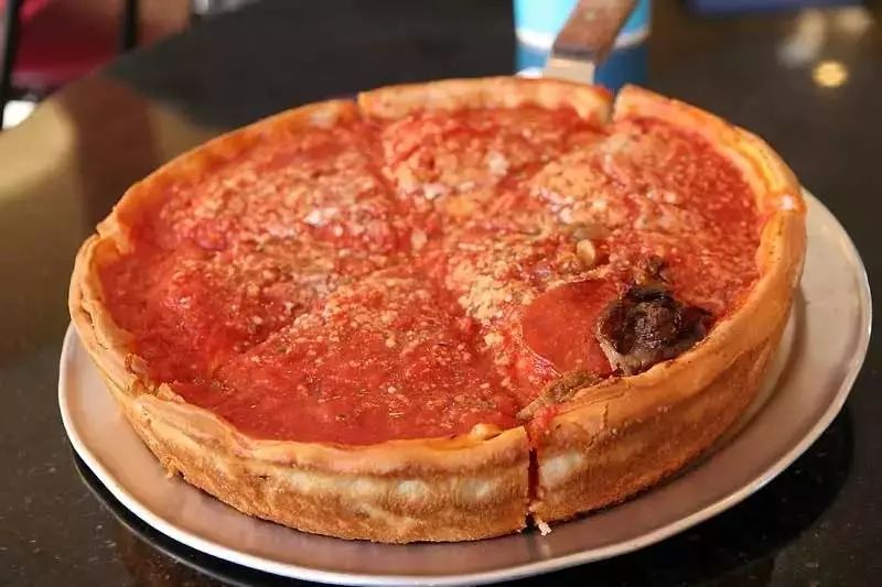 芝加哥深盘披萨大合集 芝士和番茄肉酱爆棚，热量和幸福感都翻倍！