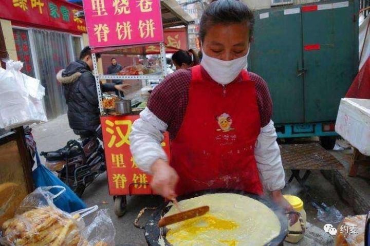 煎饼大妈月入三万,很出奇吗?