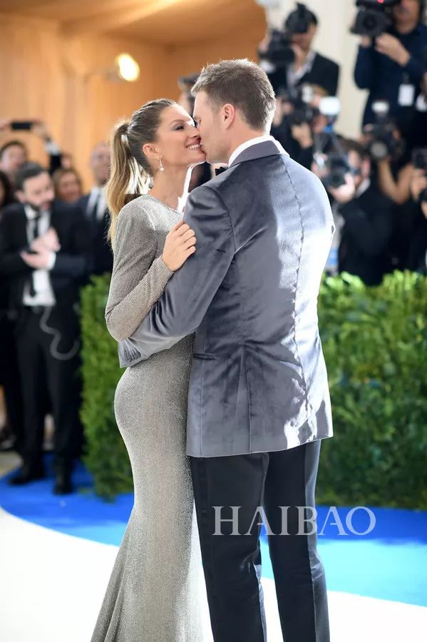 吉赛尔·邦辰 (gisele bundchen) 和老公汤姆·布兰迪 (tom brady)