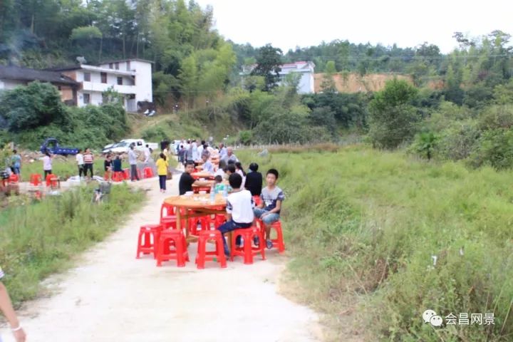 会昌头条看过来小密乡磜头村举行隆重而传统的乡村仪式