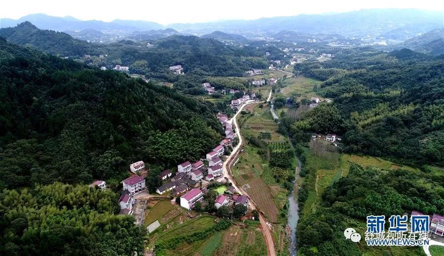 航拍舒城县山七镇小河村田园风光(10月6日摄).新华社记者陶明 摄