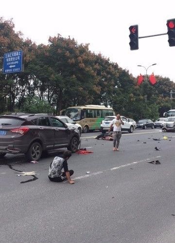 国庆中秋大假期间江油车祸集锦死伤多人车祸猛于虎