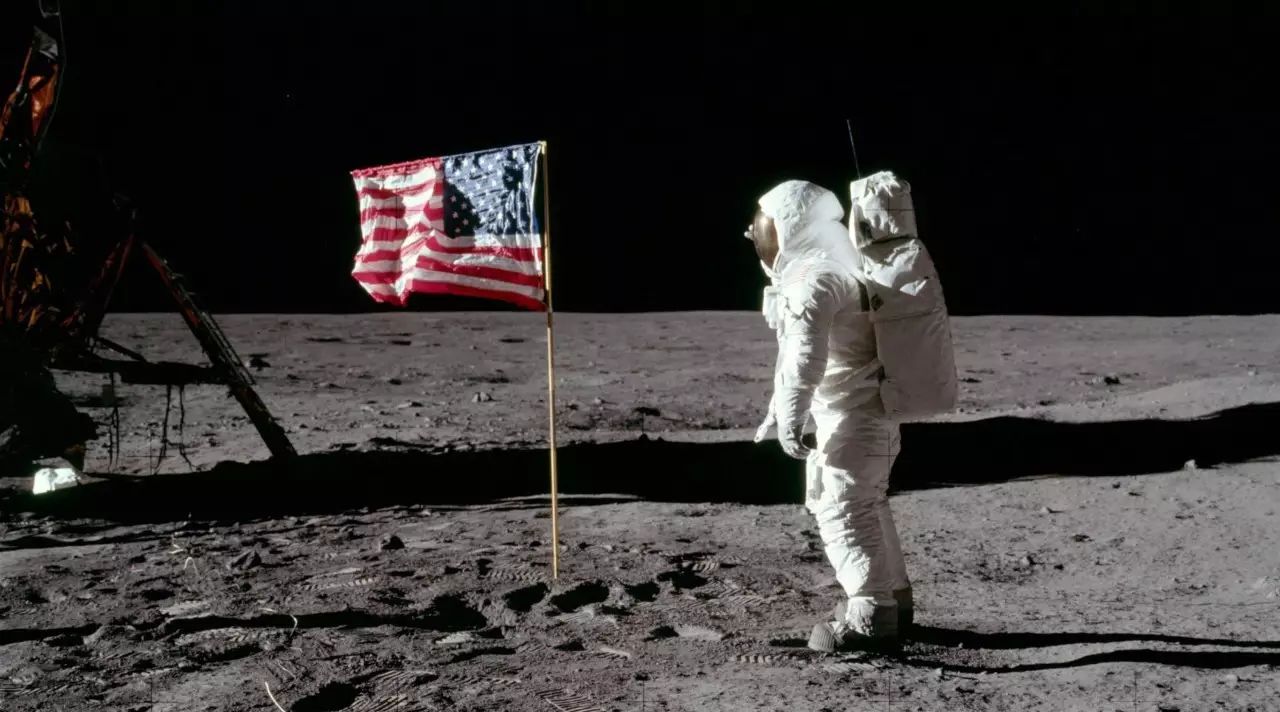 美国政府正式宣布重启登月计划, 国家队 NASA遭冷遇,私营航天或成主力军 2020年,美国将重返月球,又是一个谎言 