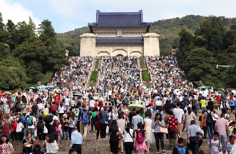 日本游客圆明园拍照被制止，中方回应的背后