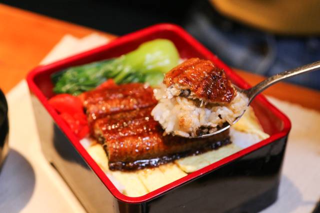 不用去日本,在东莞就能吃到一碗顶级鳗鱼饭!