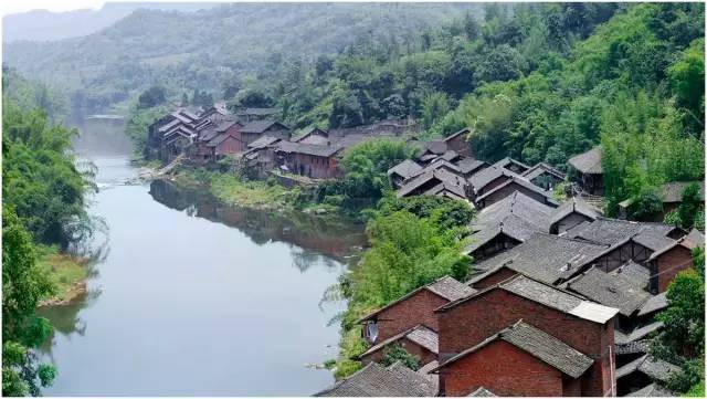 "五马坪监狱"遗址—五马坪原名铁丁山,位于沐川境内.