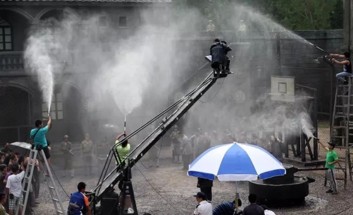 人工造雨的设备根据场景大小的需求也会有不同的选择.