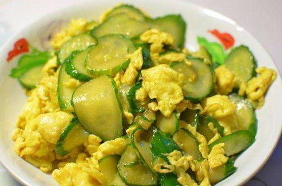 间餐 snack 蛋挞 午餐 lunch 排骨炖青豆,鸡腿菇炒肉片,黄瓜炒蛋,清炒