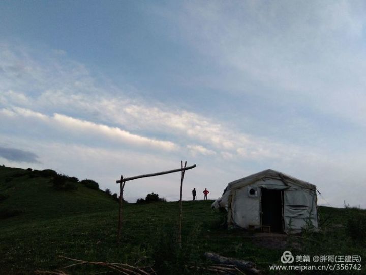 走进艺术家村落一一《木垒县英格堡乡菜籽沟村》