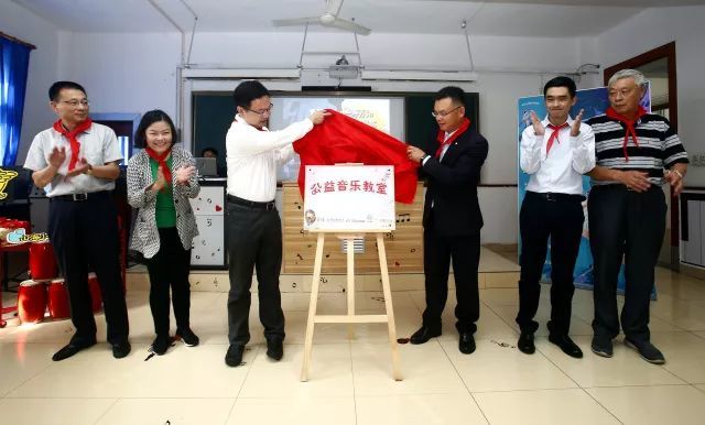 宝山团区委书记郁梦娴,青年报社总编辑李清川,宝山区大场镇副镇长李才