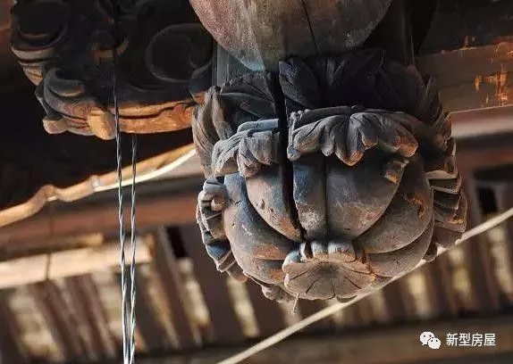 指中国古代建筑中覆盖建筑檐头筒瓦前端的遮挡,作用是保护屋檐的椽头