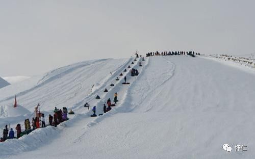 壬山滑雪场是由怀仁壬山旅游开发有限公司投资1亿元兴建,位于县城北郊