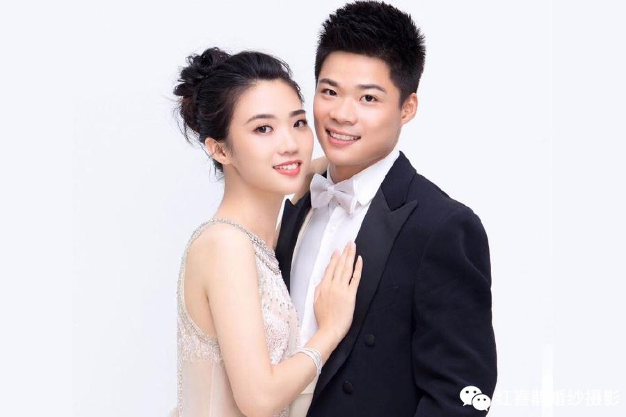 张雪峰和老婆婚纱照_张雪峰和老婆照片