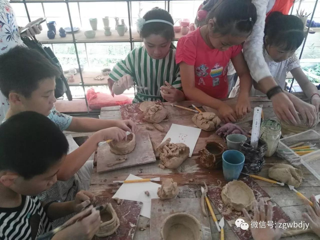 【童真纪行】协会新学年心活动,与泥为伍,玩泥成趣,让孩子在陶艺中