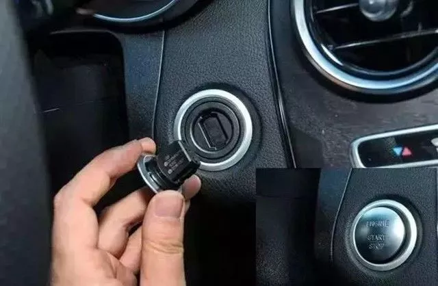一键启动的车子,车钥匙没电了该怎么着车?