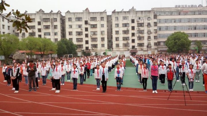 湖北省随州市五眼桥中心学校开展"我是光荣的少先队员"主题队日活动暨