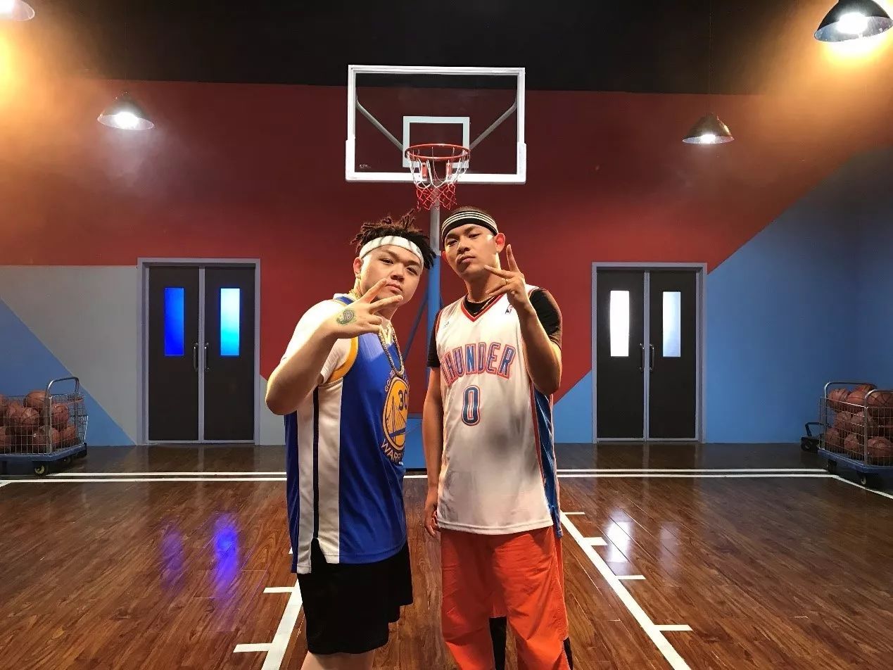 从中国有嘻哈到NBA舞台，这两个Rapper只用了一首歌的时间！