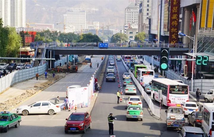 西宁市有多少人口_全国十大人口流出城市 呼和浩特上榜,第八四季如春(2)