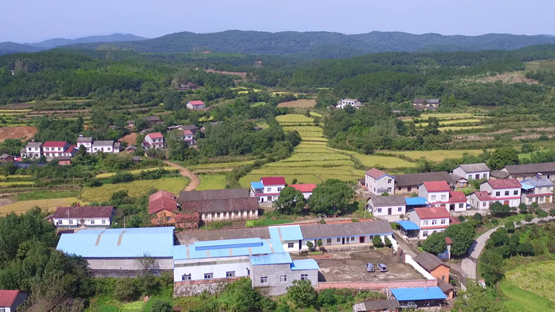 石马槽村与瓦仓村仅为一山之隔,历史上著名的鄂