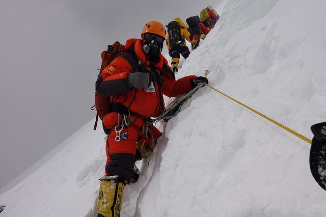 用生命丈量高度—登山家张梁