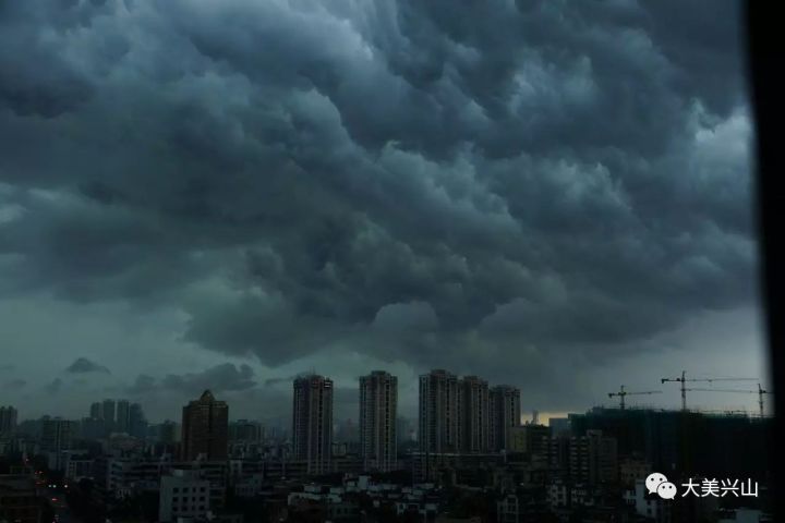 暴雨来临前