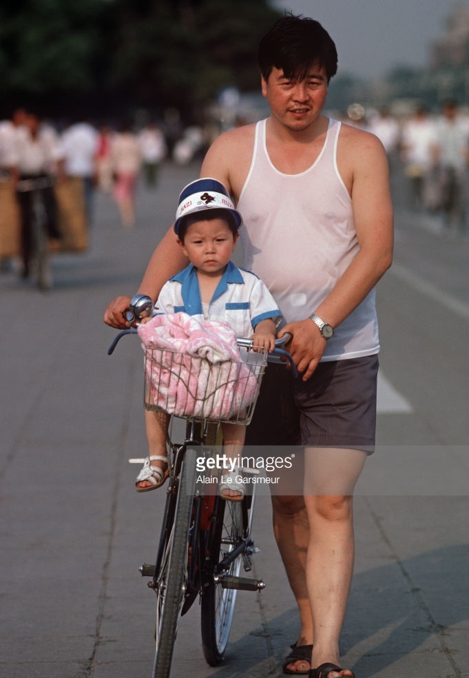 30年前中国夏天珍贵老照片:没想到那时候夏天的人们是这样子