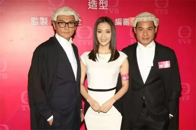 最传神的李寻欢与妻子结婚27年依然恩爱,2个女儿无心