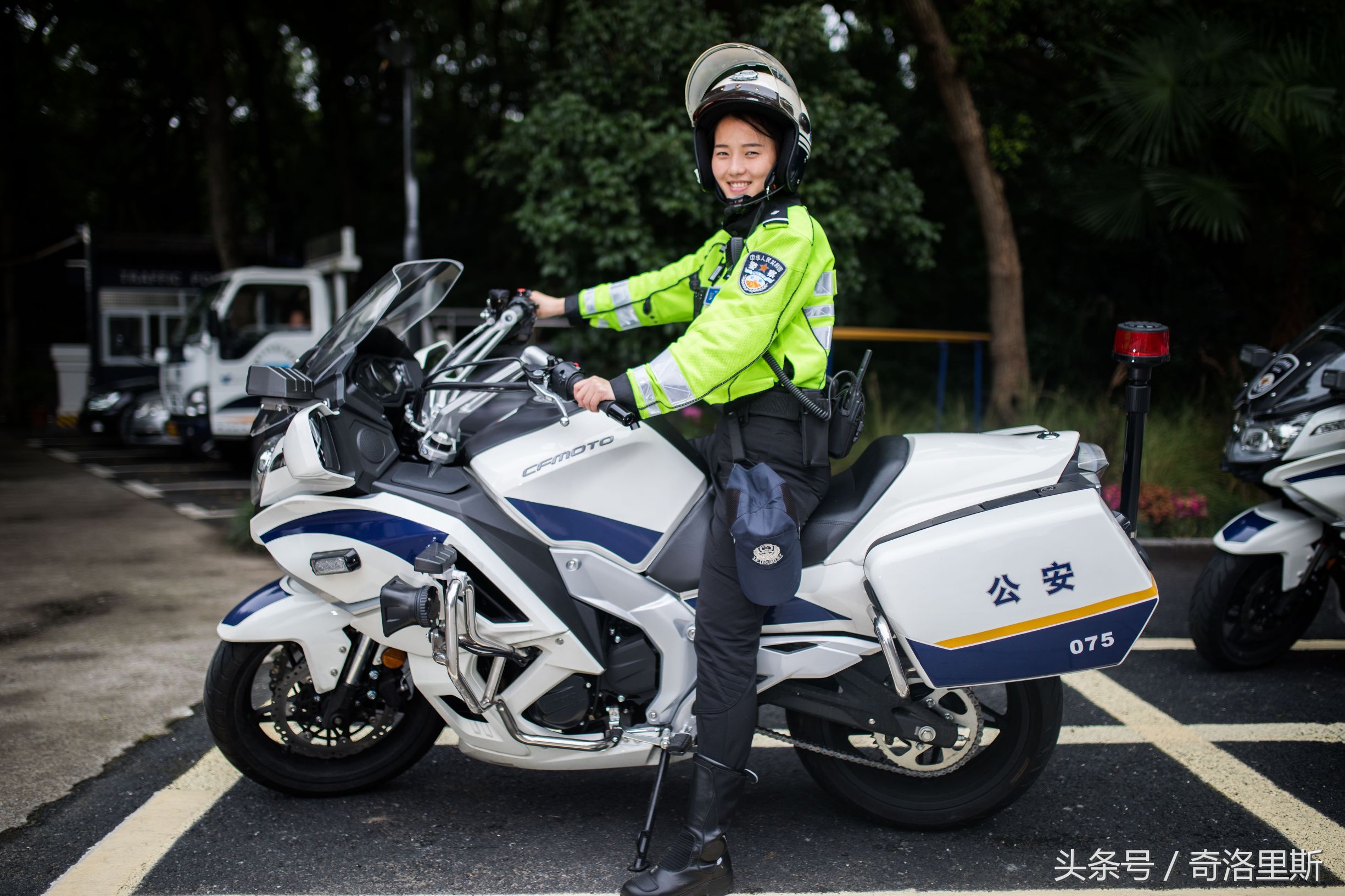 香港HKP交通警察队～警用摩托车非常给力_哔哩哔哩_bilibili