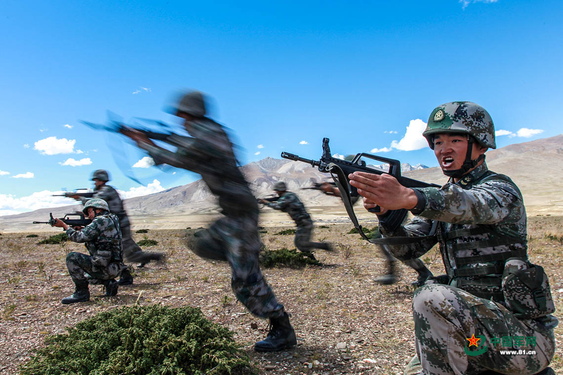 主战装备实弹射击考核,发射瞬间竟如此酷炫!