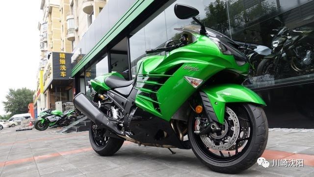 系出名门,卓越品质ninja zx-14r配备与ninja h2r同款brembo高等级刹车