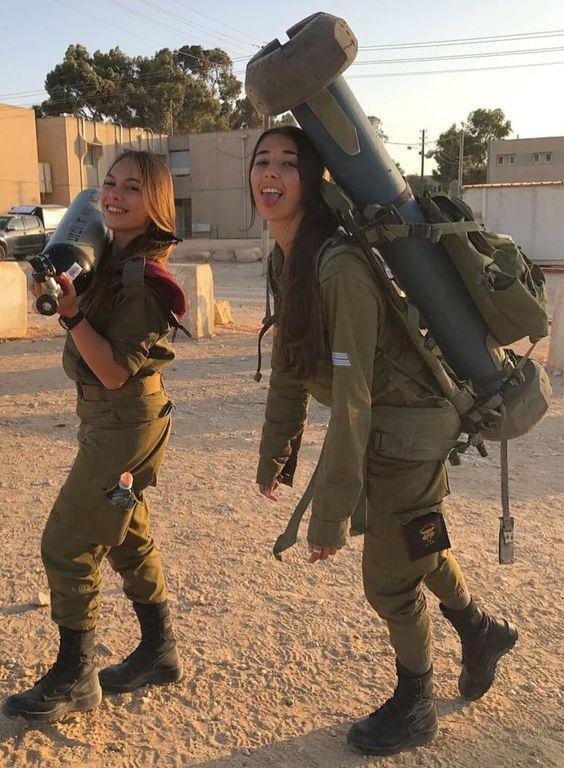 在战场上,遇见这些可爱俏皮的以色列女兵,你是消灭?还是俘虏?