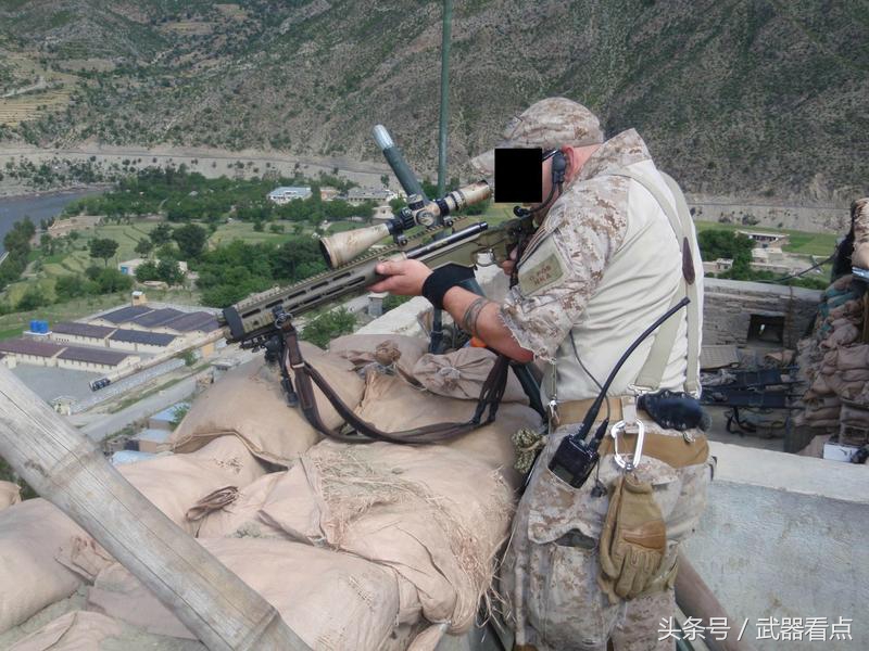在阿富汗:手持M2010 狙击步枪的美国特种