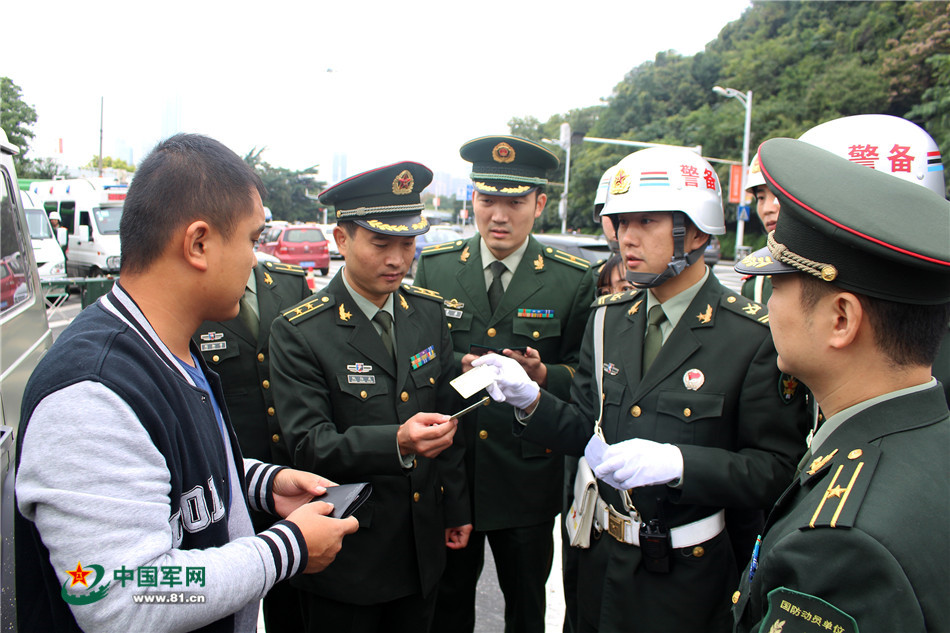 驻汉部队警备司令部联合纠察军人军车