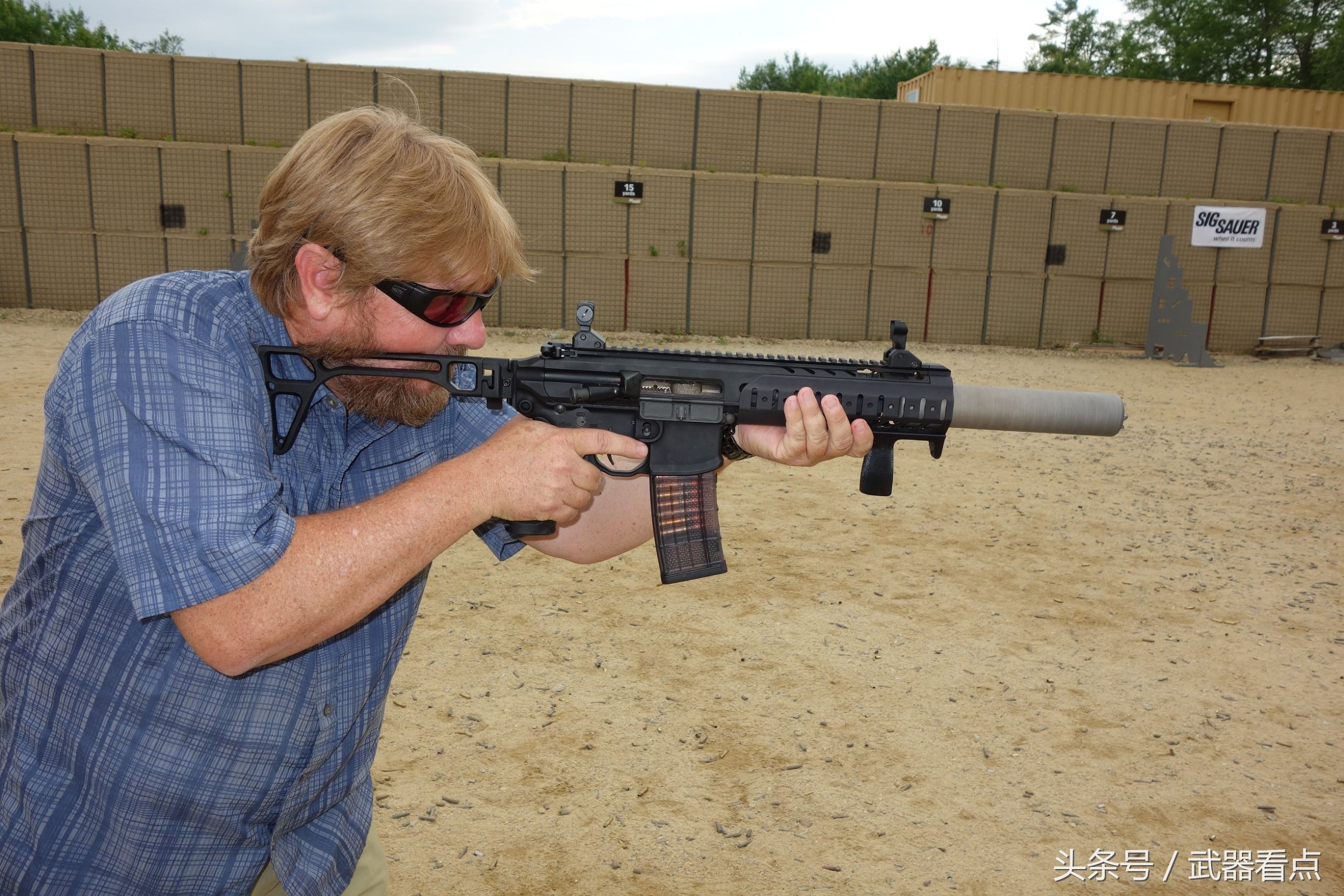 美国:特种作战部队装备的—sig mcx卡宾枪