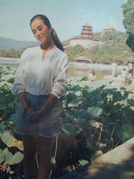 老照片：八十年代中国的女孩更纯真，往事只能回味