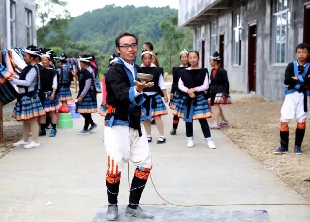 扶贫措施 金城江区侧岭乡34户白裤瑶群众喜圆安居梦