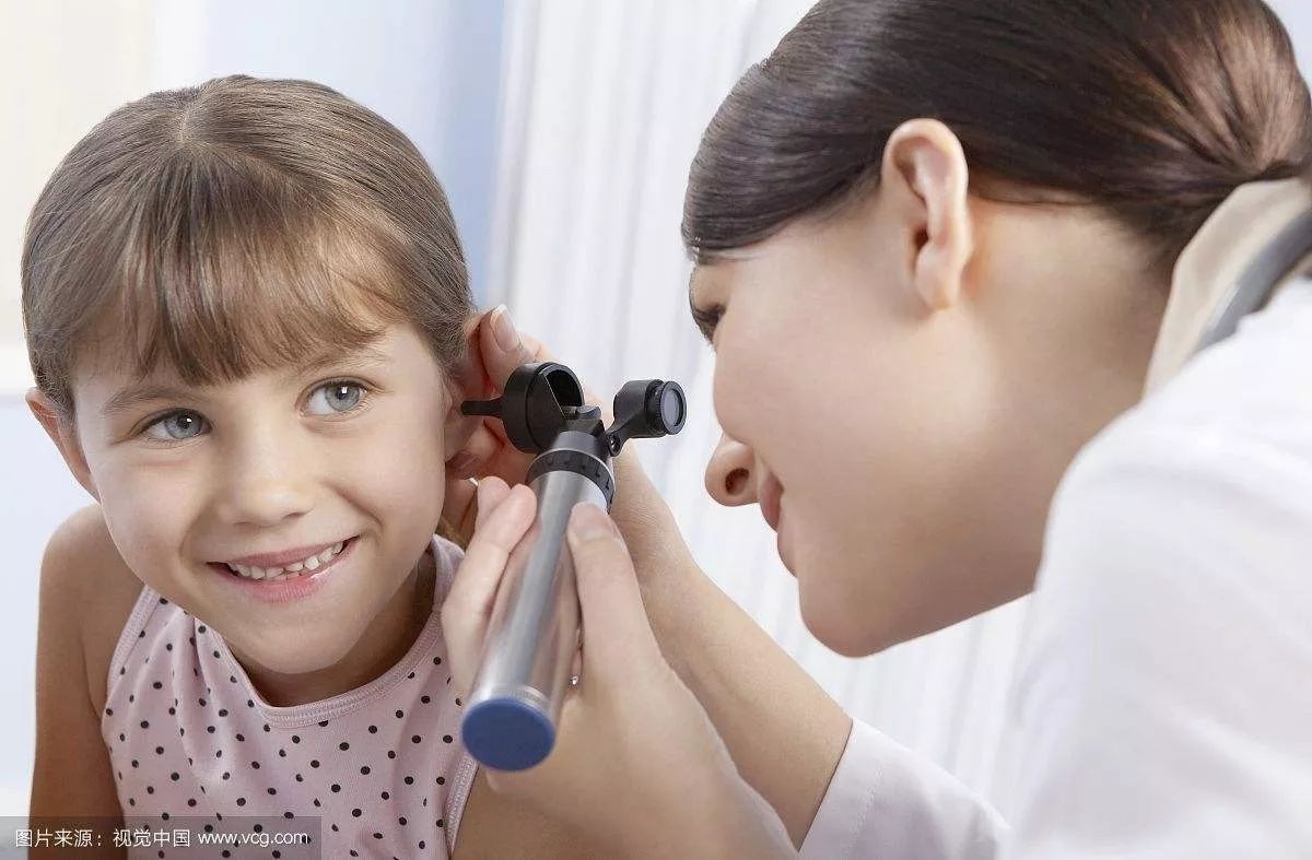 孩子总喊耳朵痒疼，原以为是中耳炎，医院检查时医生都吓到了|耳朵|中耳炎|虫子_新浪新闻