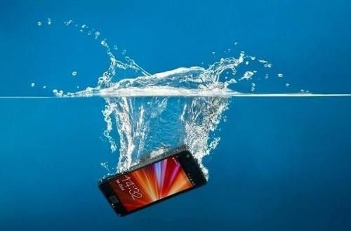 手机掉水里了,怎么办?