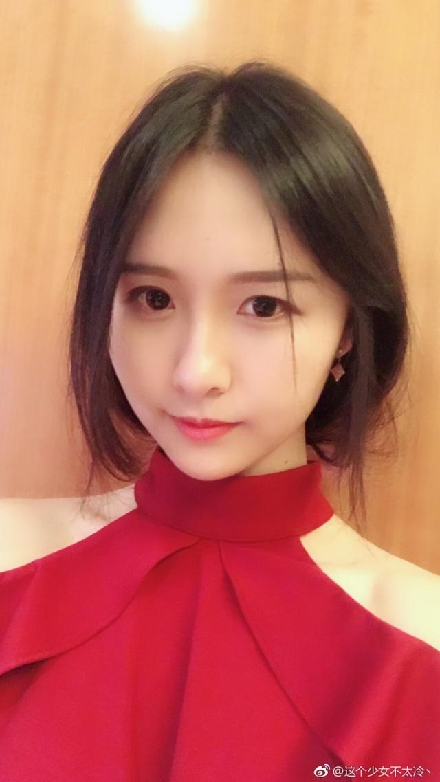 始于颜值陷于才华!新"斗鱼一姐"甜美少女阿冷!